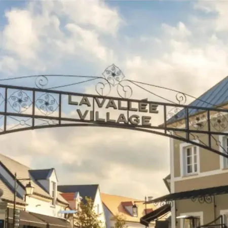 Fabulous 12 Minutes From Disneyland *