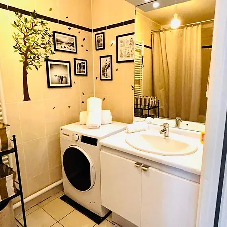 Fabulous 12 Minutes From Disneyland *